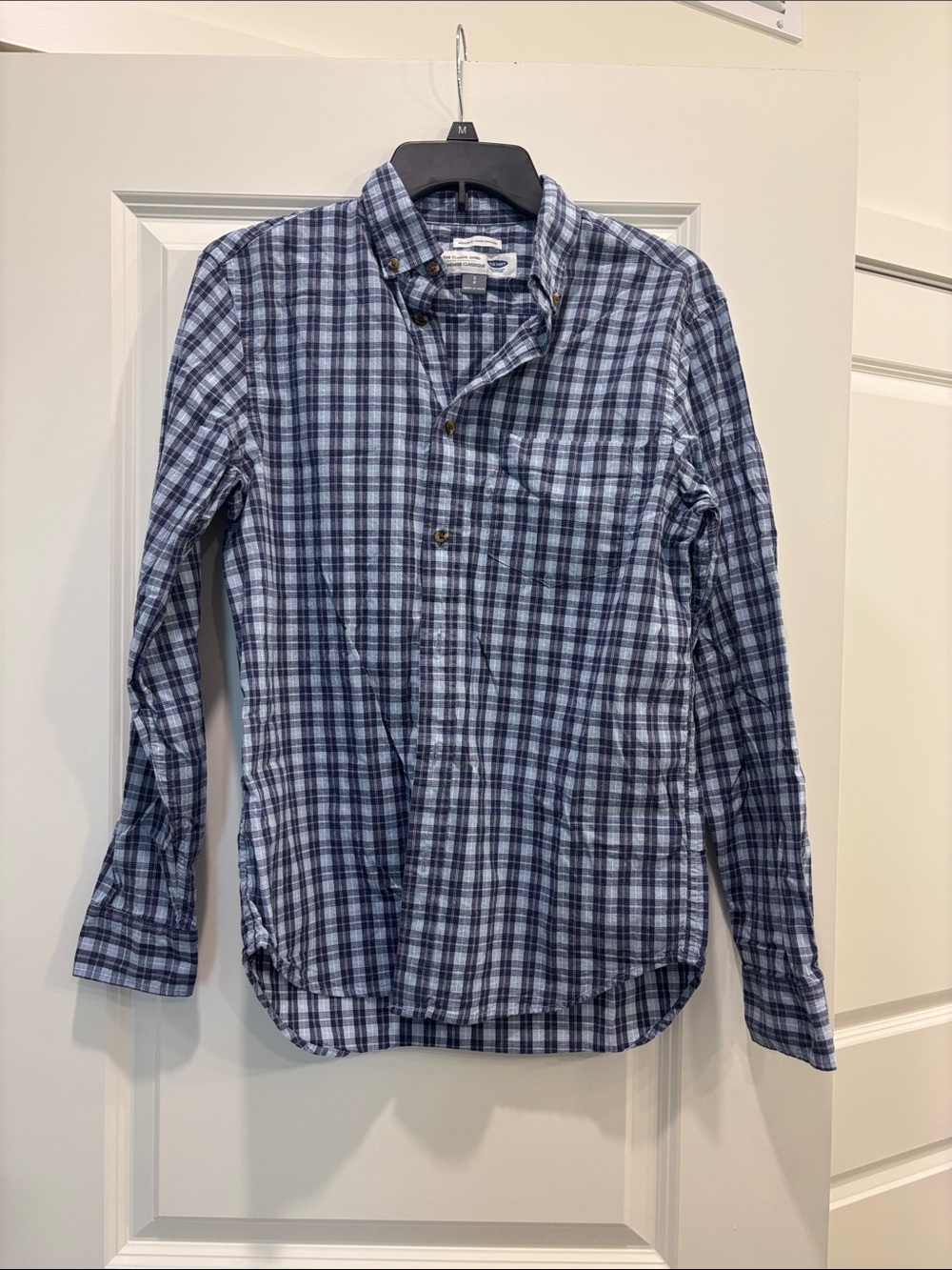 Old Navy Men's Navy and Light Blue Plaid Button-Down Shirt